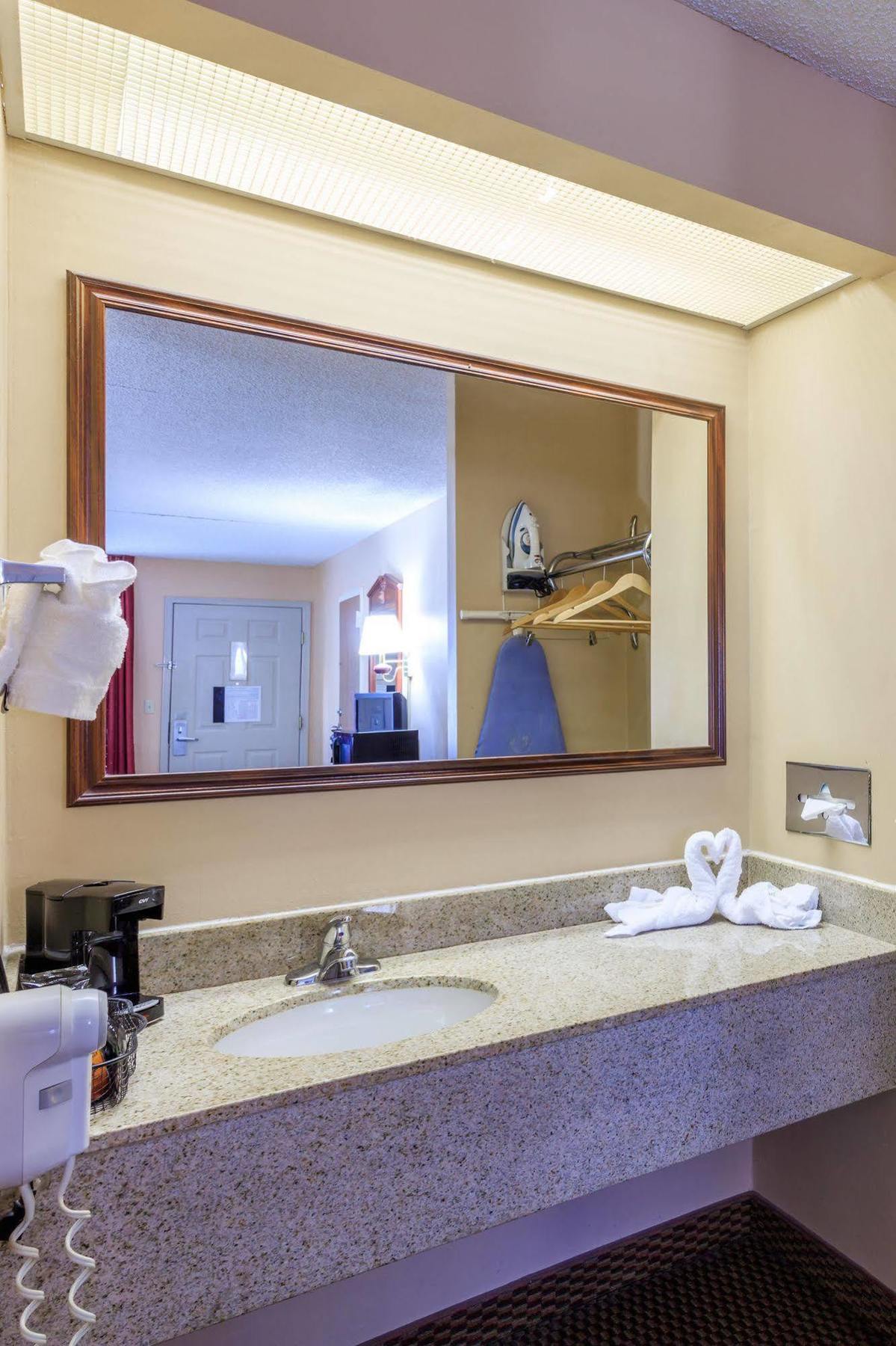 Angel Inn - Central Branson Eksteriør billede