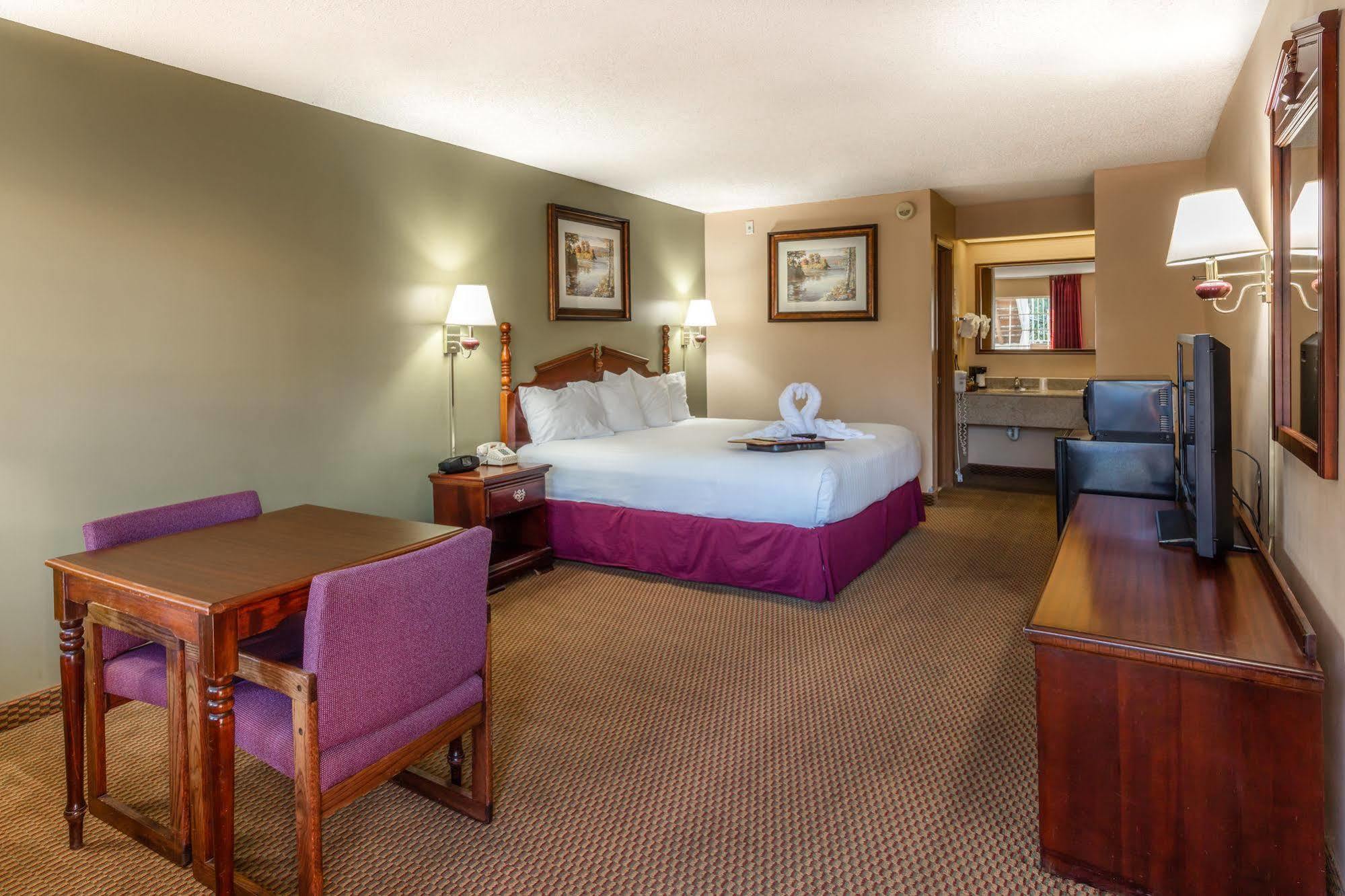 Angel Inn - Central Branson Eksteriør billede